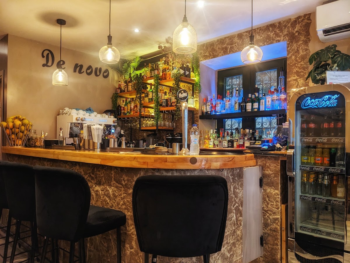 De novo Cafe Bar
