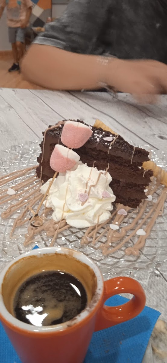 Bendita Cafe & Suenos - 10