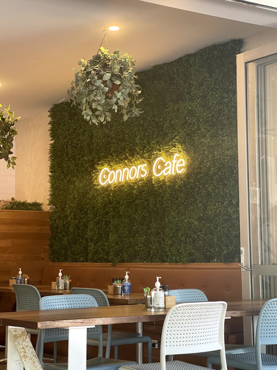 Connors Cafe