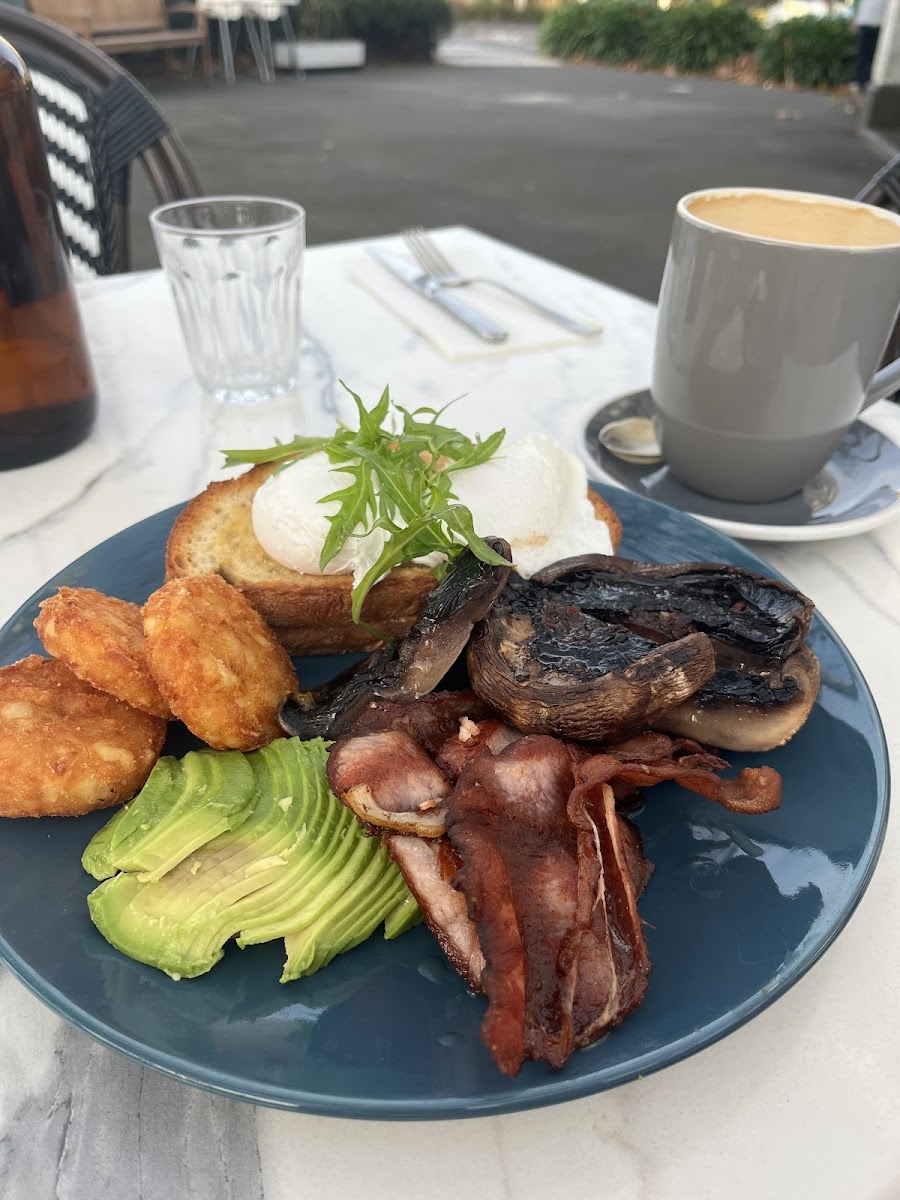 Montague Park Food Store - 5