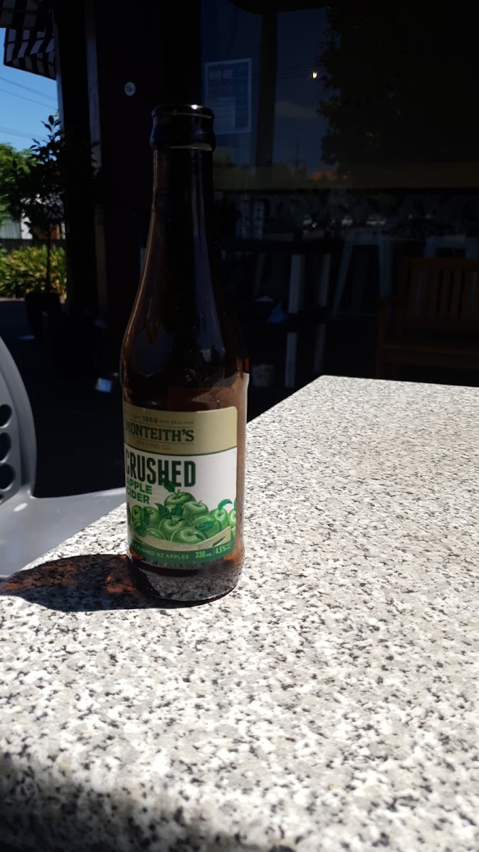 Montague Park Food Store - 7