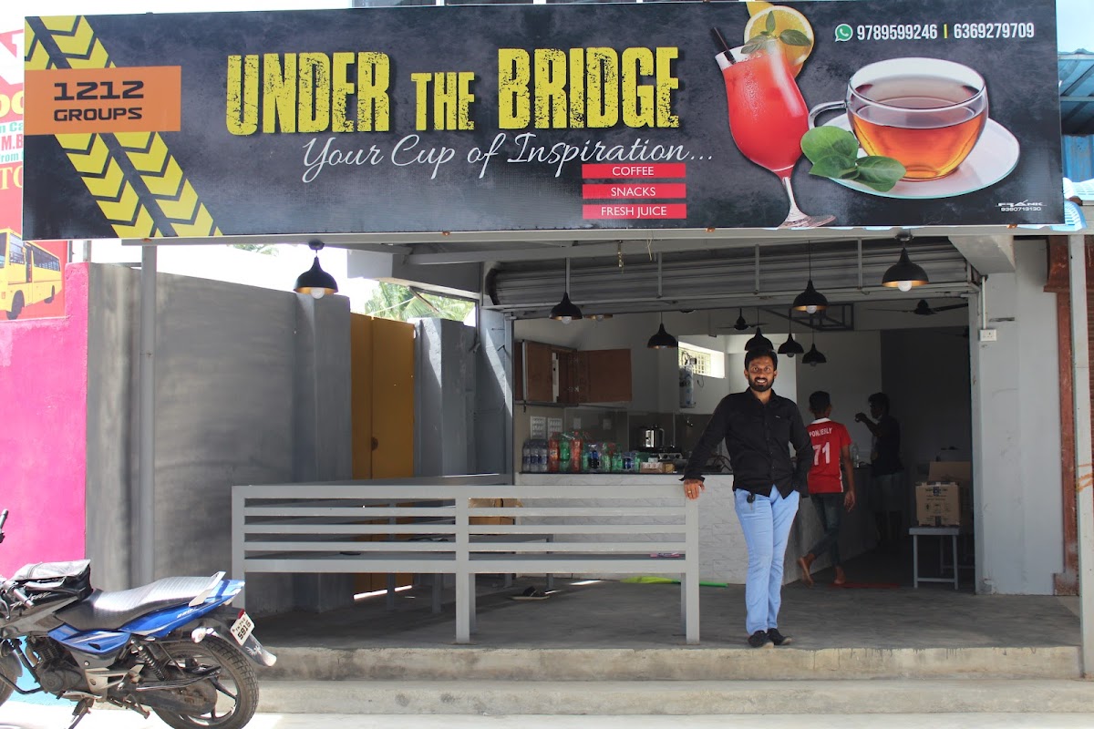 UNDER DE BRIDGE