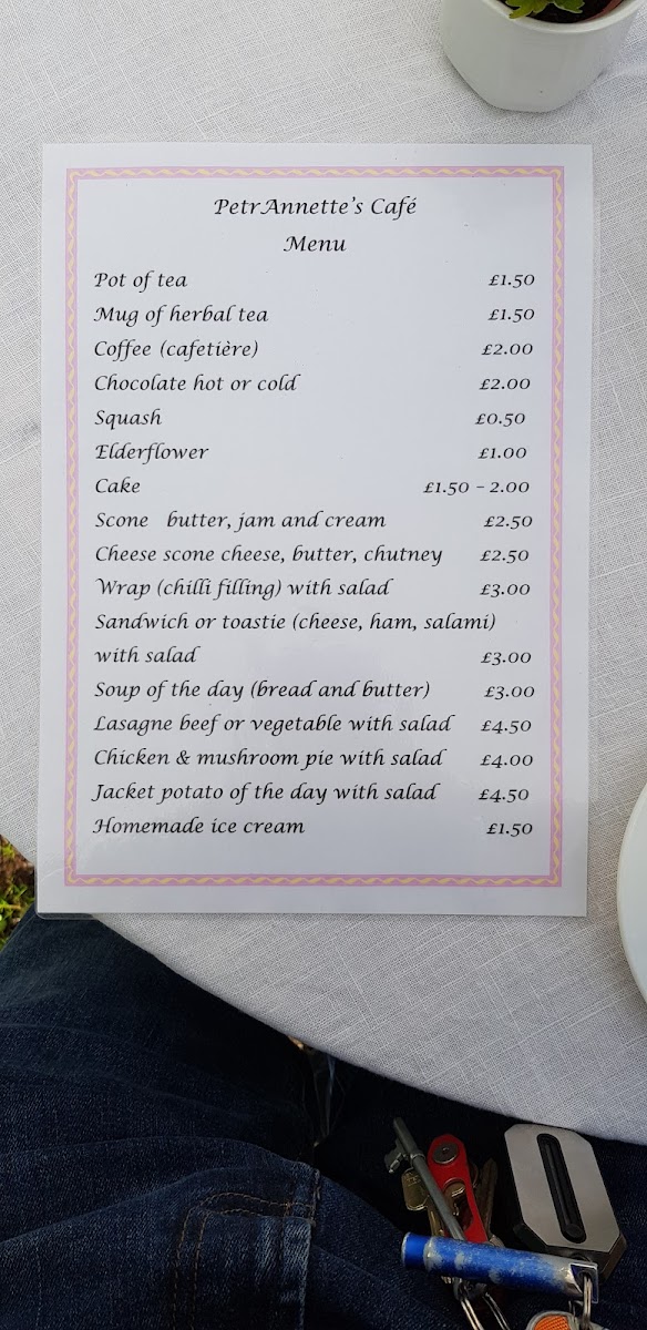 PetrAnnettes Vintage Barn Café - 1