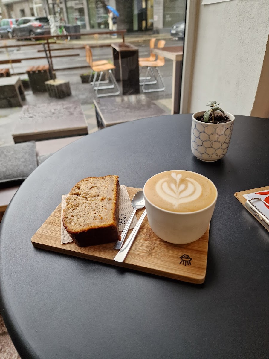 Weirdspace Café & Office - 8