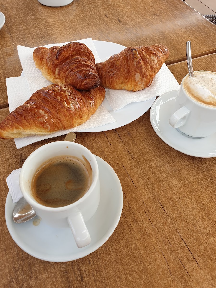 Canela Cafe & Bar - 2