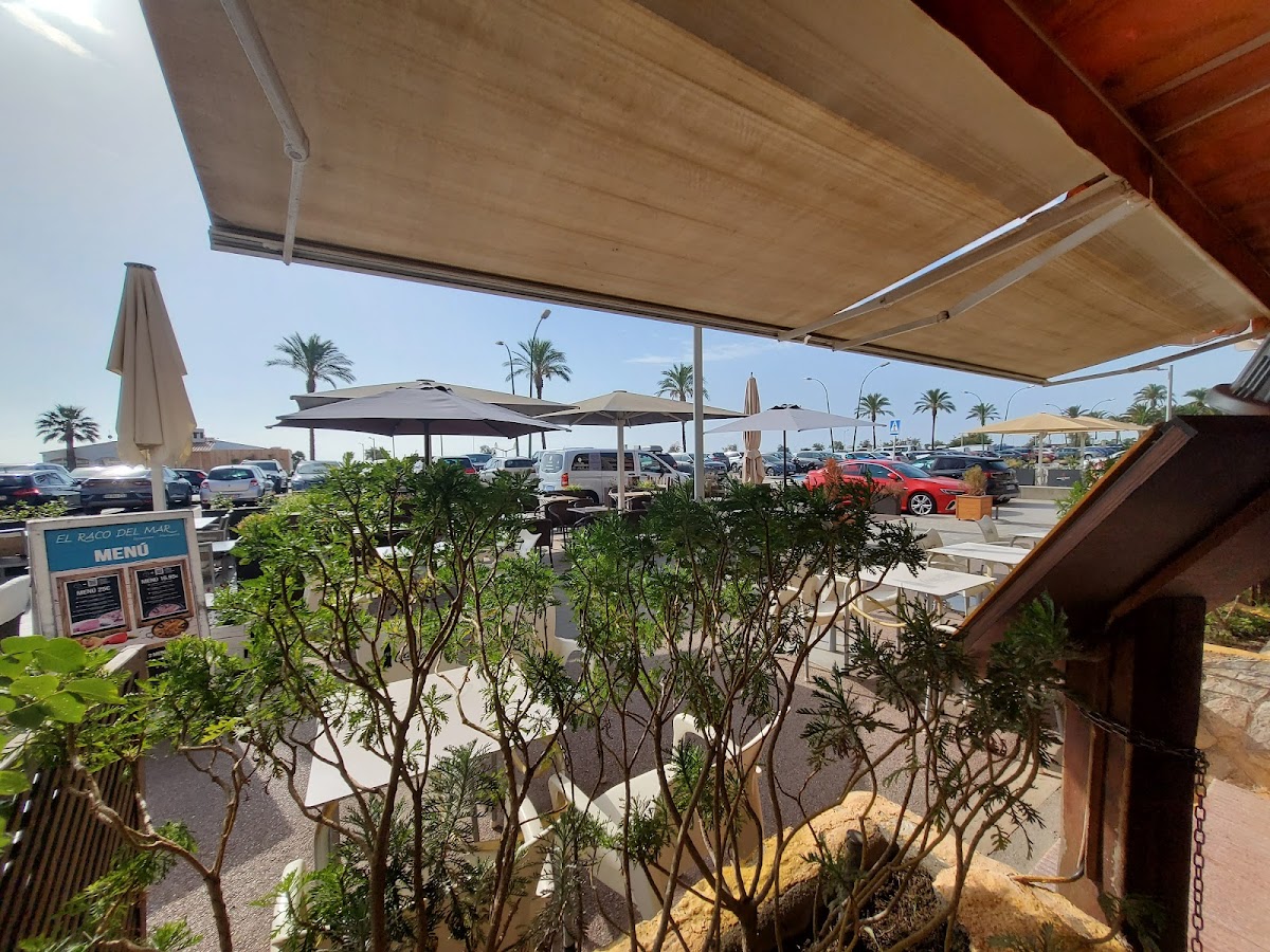 Canela Cafe & Bar - 4