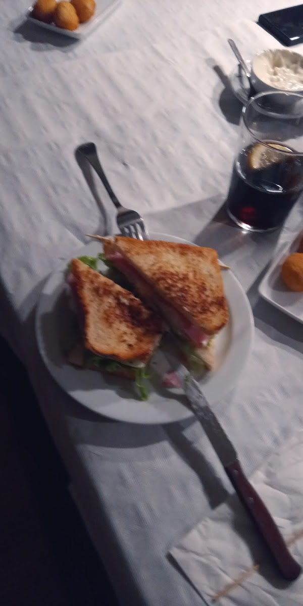 Cafeteria y hamburguesería Eguiluz - 7