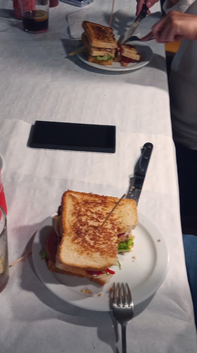Cafeteria y hamburguesería Eguiluz - 8