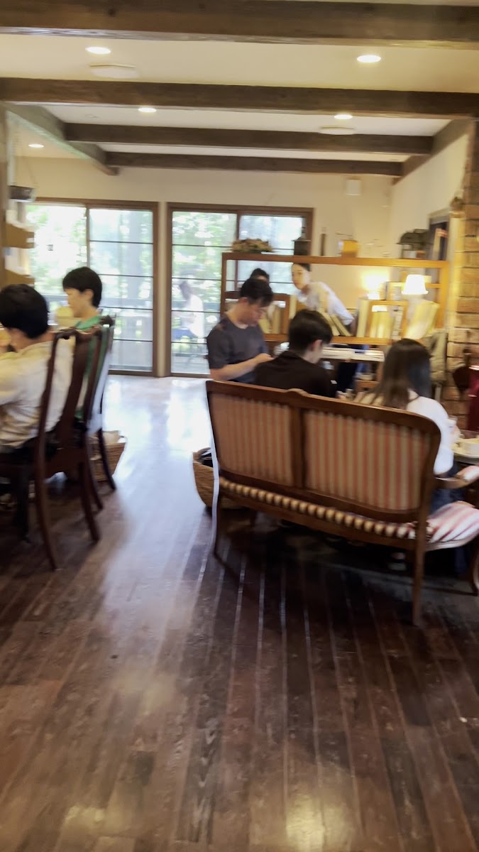 Cafe Le Petit Nid 3 - 2