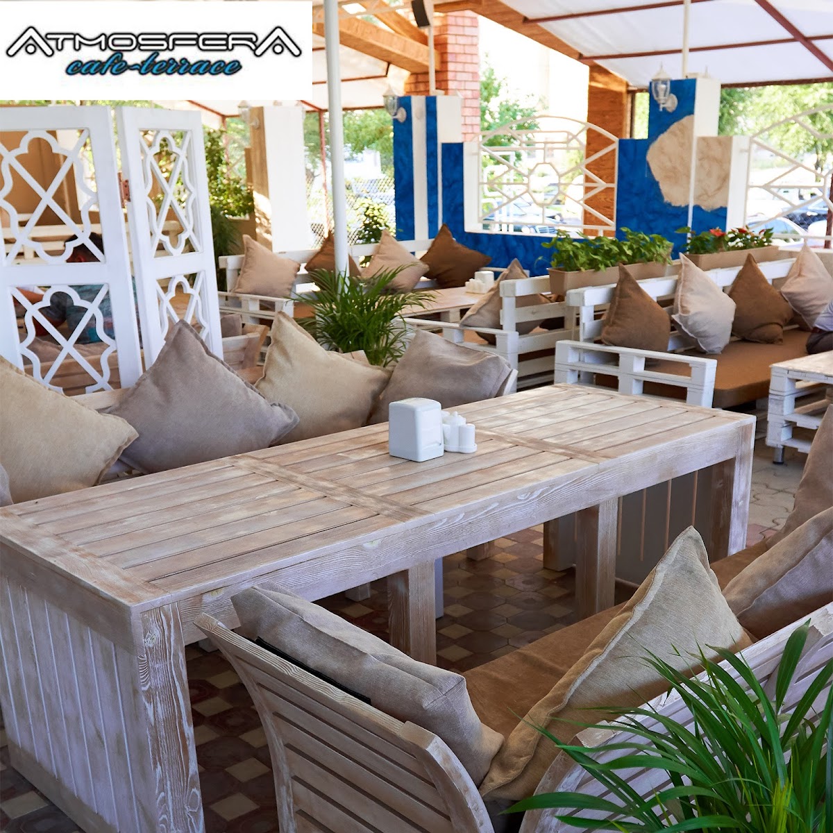 Cafe-Terrace Atmosfera