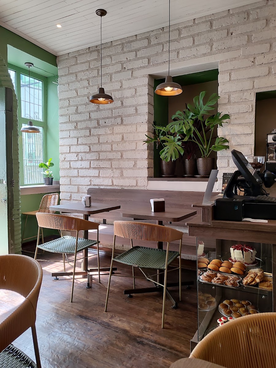 Cacaua Café, chocolatería, mercado saludable y tienda a granel