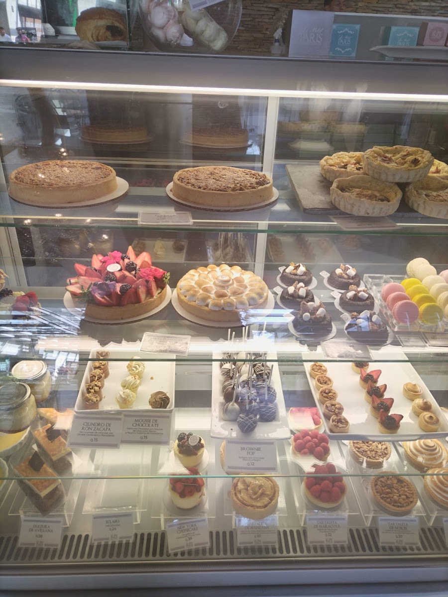 Le Petit Paris • Majadas Once