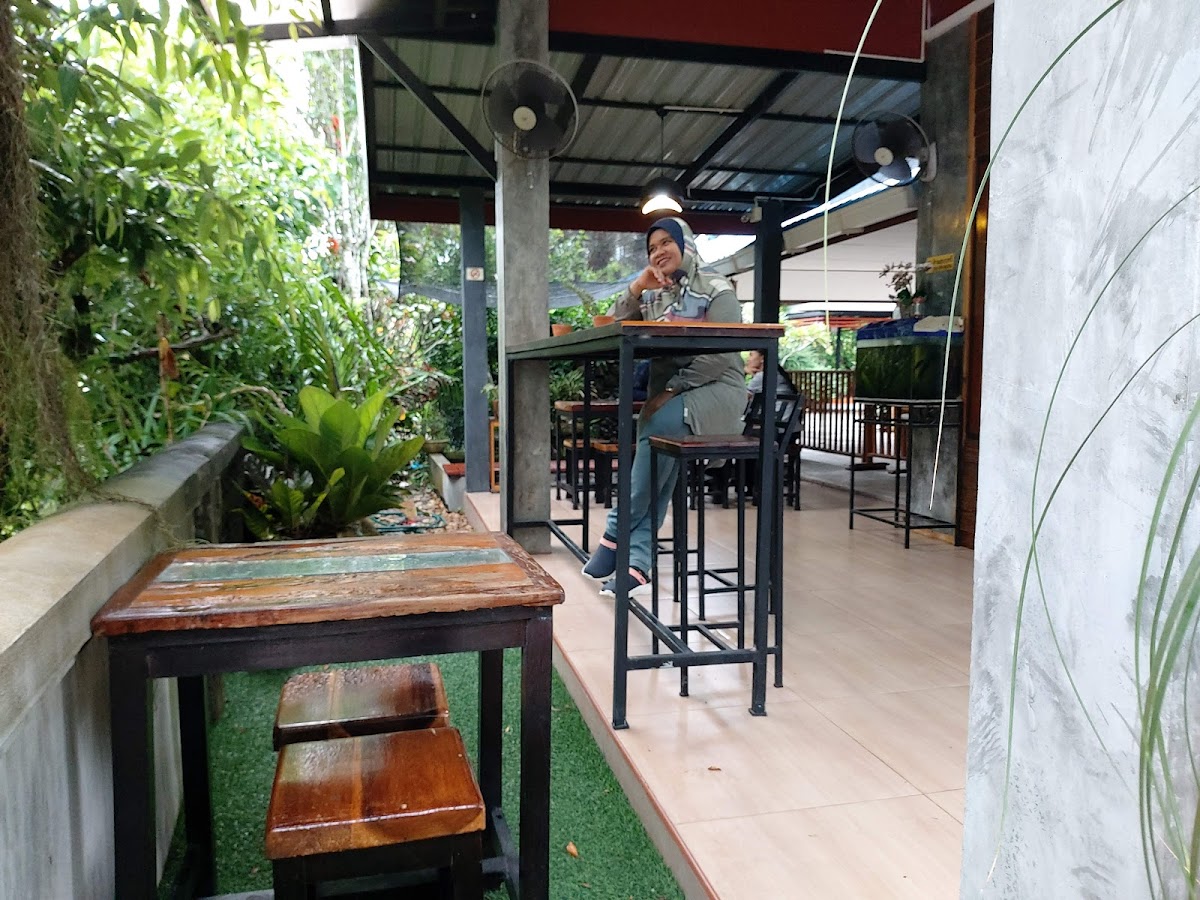 Chic Garden Coffee Bar - 4