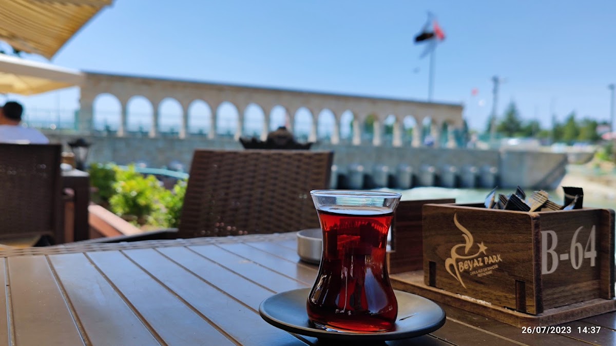 Beyaz Park Cafe ve Aile çay bahçesi