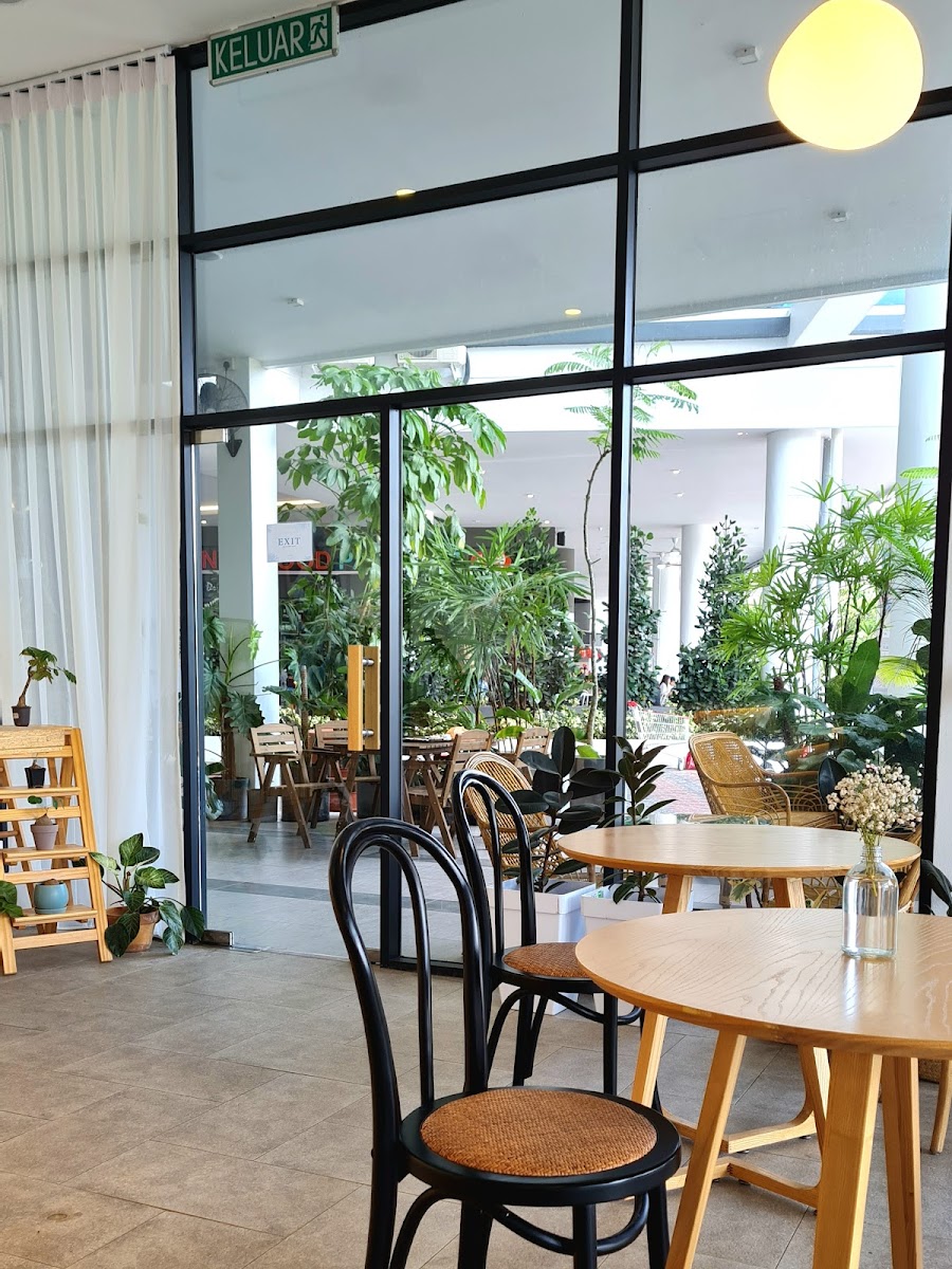 FLŌS Patisserie et Cafe