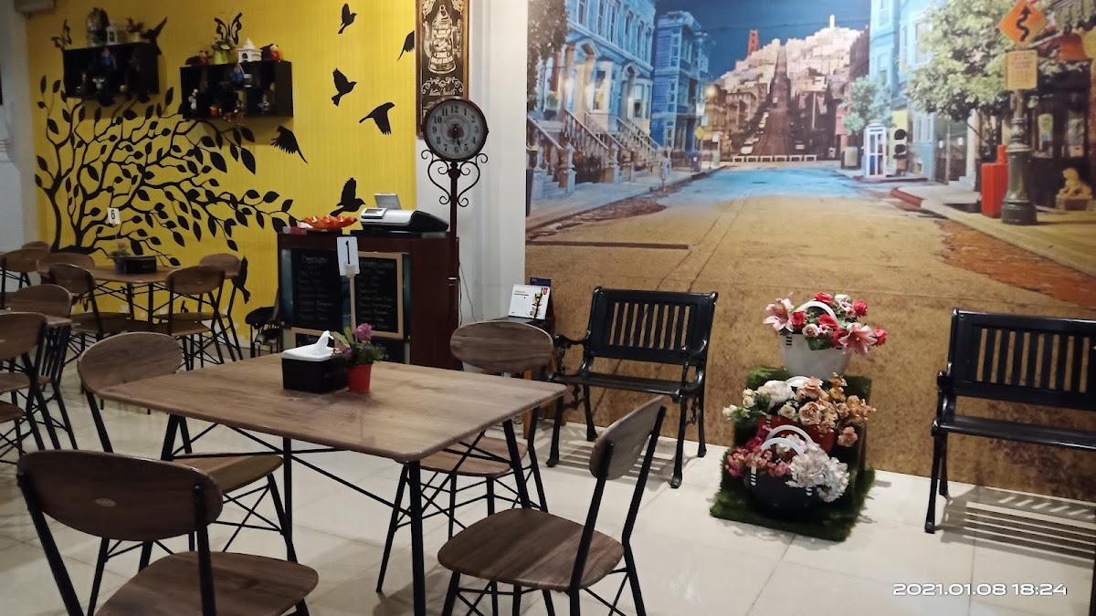 Cafe and Studio Senam La Petite