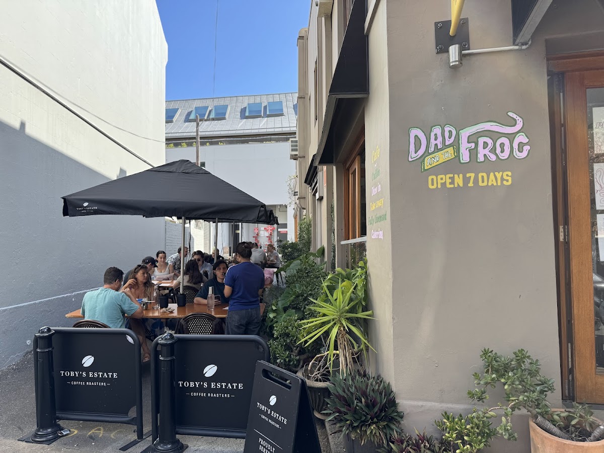 Dad and the Frog Café