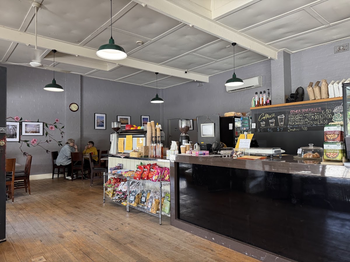 Brewsters Foodstore & Cafe